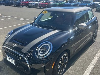 Used 2024 MINI Cooper SE w/ Signature Upholstery Package