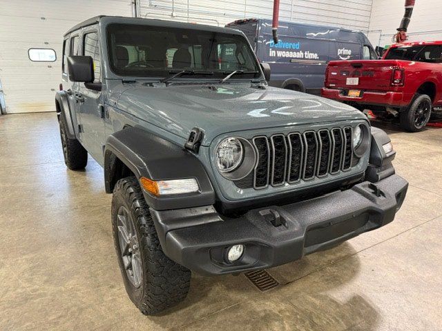 Used 2025 Jeep Wrangler Unlimited Sport w/ Convenience Group AWD/4WD image 1