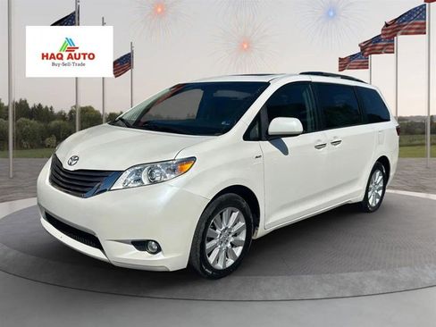 Used 2017 Toyota Sienna XLE w/ XLE Navigation Package image 1