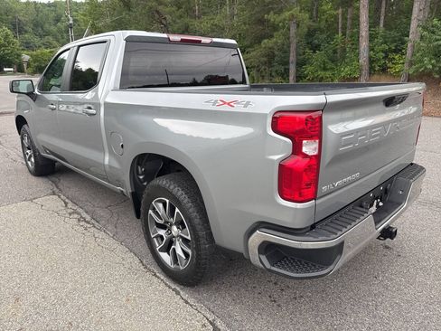 Used 2023 Chevrolet Silverado 1500 LT AWD/4WD image 5