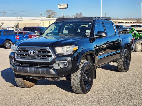 Used 2016 Toyota Tacoma SR5 image 3