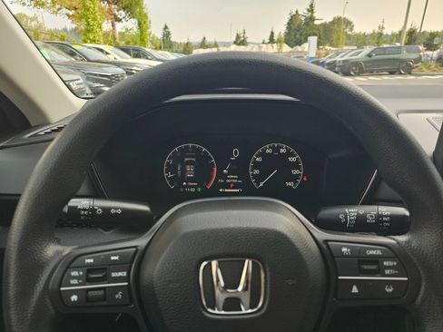 Certified 2025 Honda CR-V LX image 27