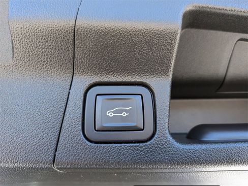 Used 2017 GMC Acadia Denali w/ Technology Package image 29