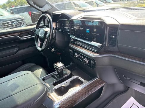 Used 2024 GMC Sierra 1500 Elevation w/ Elevation Premium Package AWD/4WD image 13