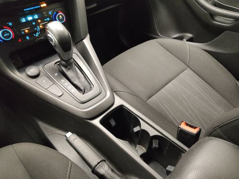 Used 2018 Ford Focus SEL w/ Cold Weather Package FWD image 26