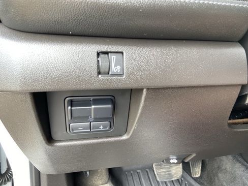 Used 2023 Chevrolet Colorado LT w/ LT Convenience Package image 44