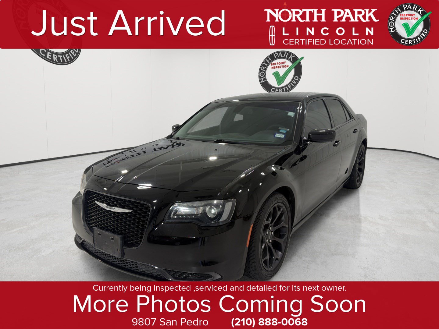 Used 2019 Chrysler 300 Touring w/ Sport Appearance Package RWD image 1