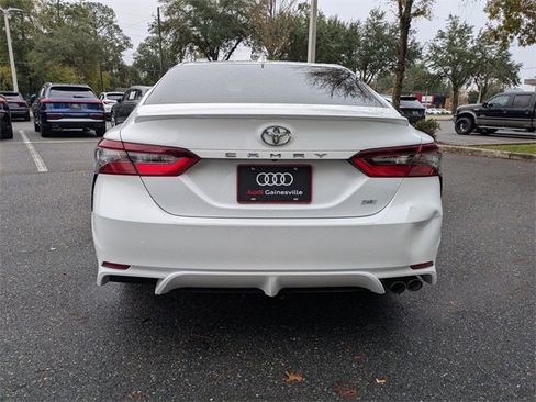 Used 2023 Toyota Camry SE image 7