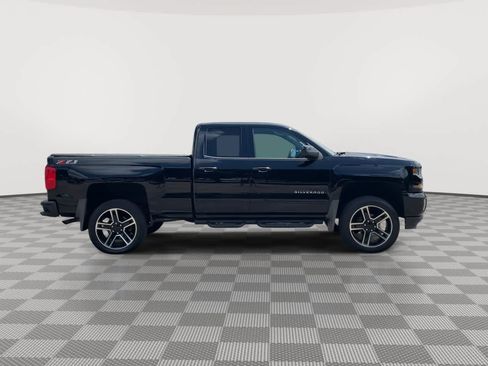 Used 2018 Chevrolet Silverado 1500 LT w/ All Star Edition AWD/4WD image 9