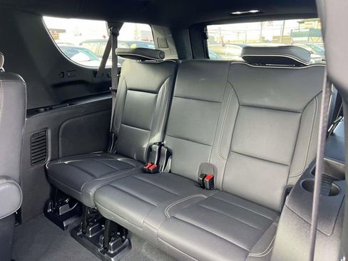 Certified 2025 Chevrolet Suburban Premier image 12