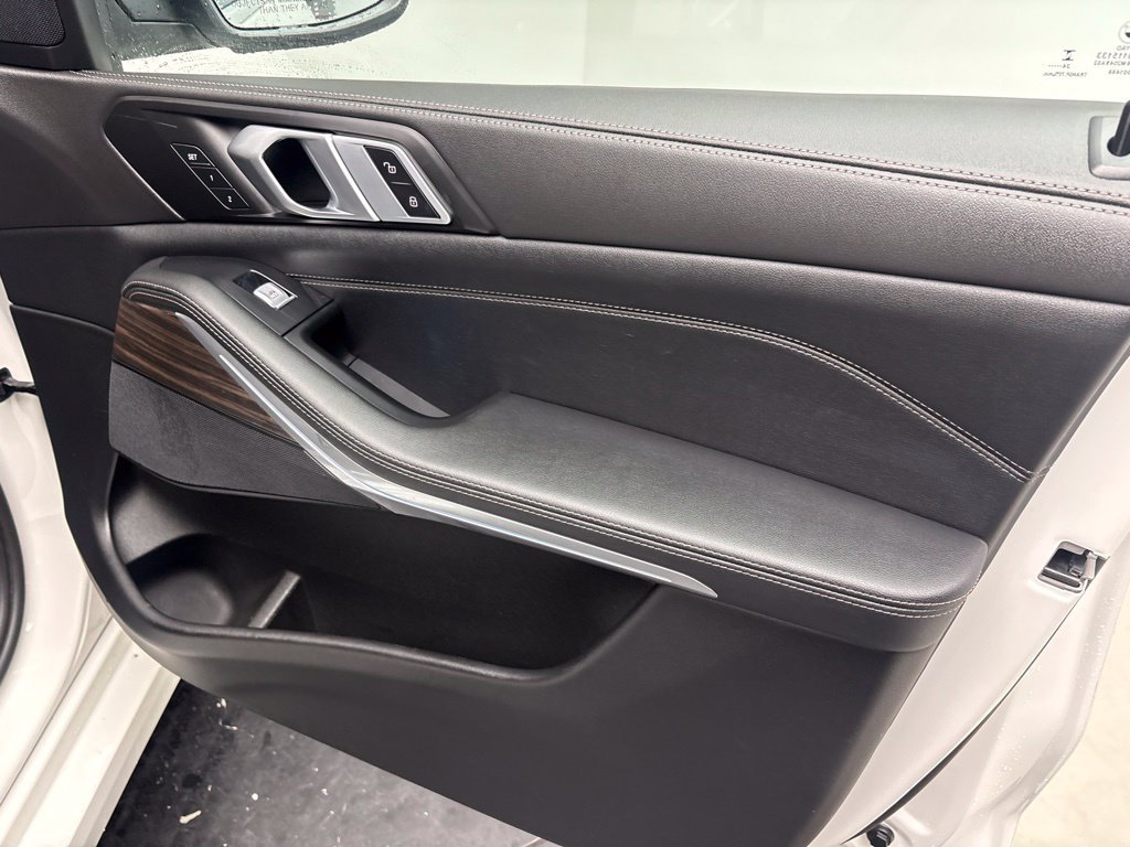 Used 2025 BMW X7 xDrive40i w/ Climate Comfort Package AWD/4WD image 24