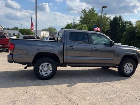 Used 2020 Toyota Tacoma SR w/ SR Convenience Package RWD image 9