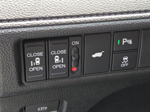 New 2026 Honda Odyssey Touring image 18
