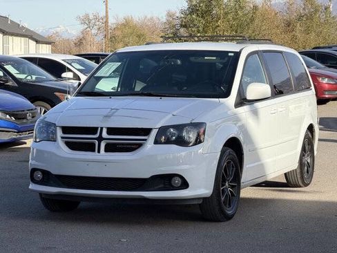Used 2017 Dodge Grand Caravan GT image 9