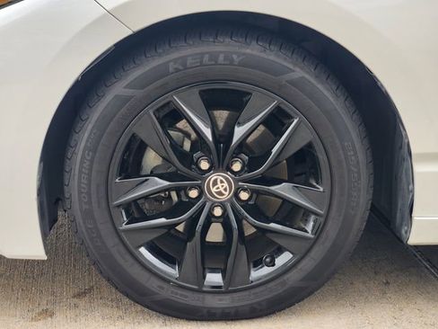 Certified 2022 Toyota Avalon XLE image 10