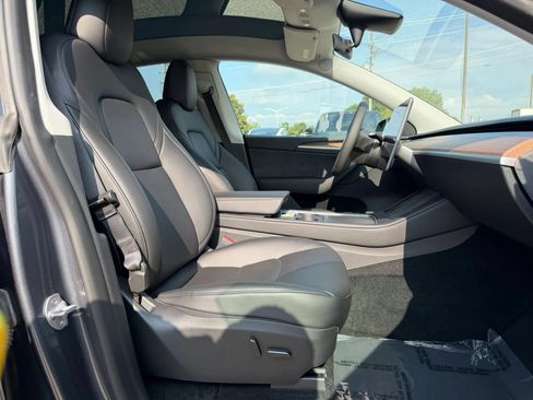 Used 2023 Tesla Model Y Long Range AWD/4WD image 19