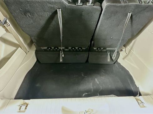 Certified 2024 Chrysler Pacifica Touring-L image 36