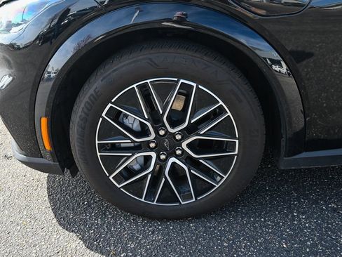 Certified 2025 Ford Mustang Mach-E Premium image 12