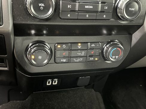 Used 2019 Ford F150 XLT w/ Equipment Group 302A Luxury AWD/4WD image 22