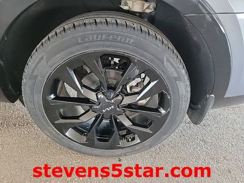 Used 2023 Kia Sorento SX image 11