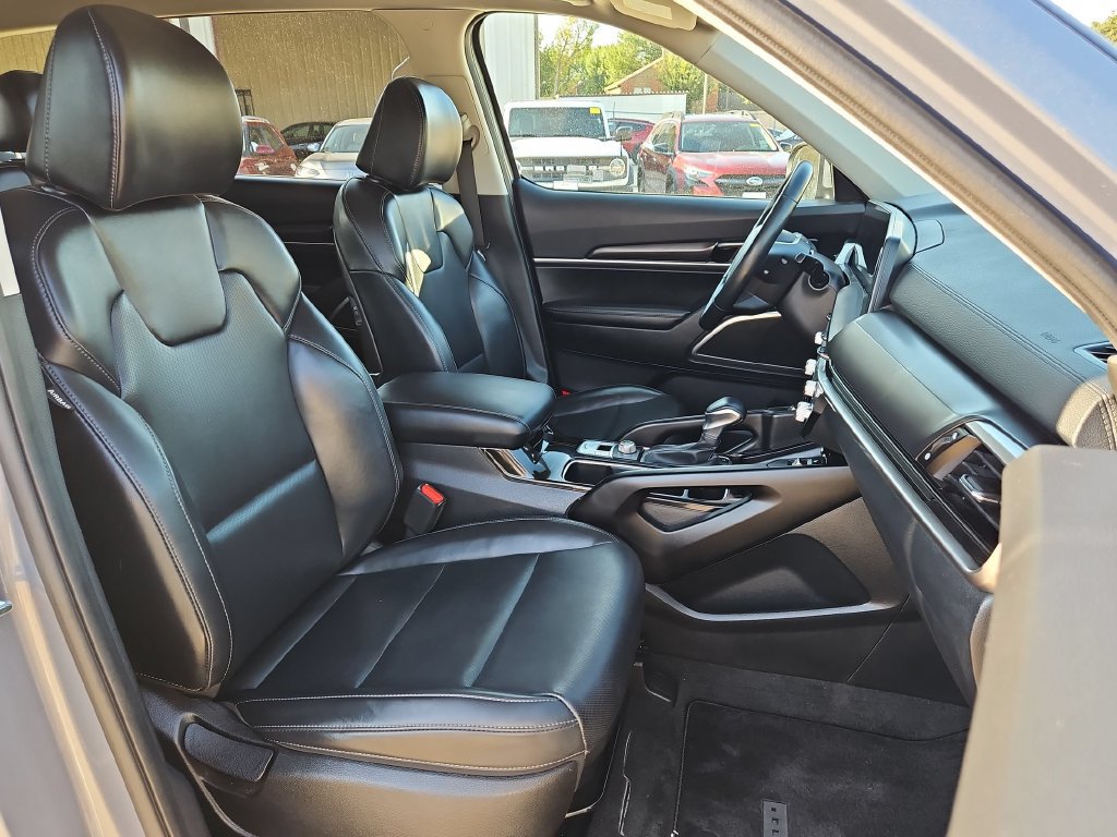Used 2025 Kia Telluride S FWD image 29