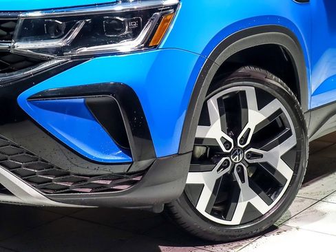 Used 2023 Volkswagen Taos SEL image 5