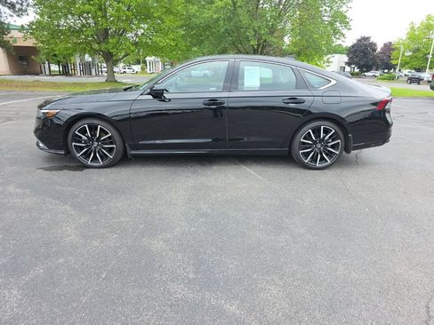 Used 2024 Honda Accord Touring image 4