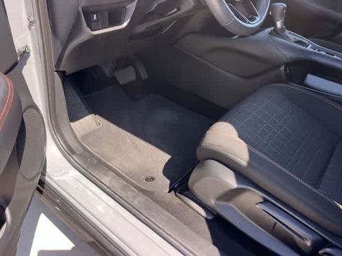 Used 2025 Honda HR-V Sport image 3
