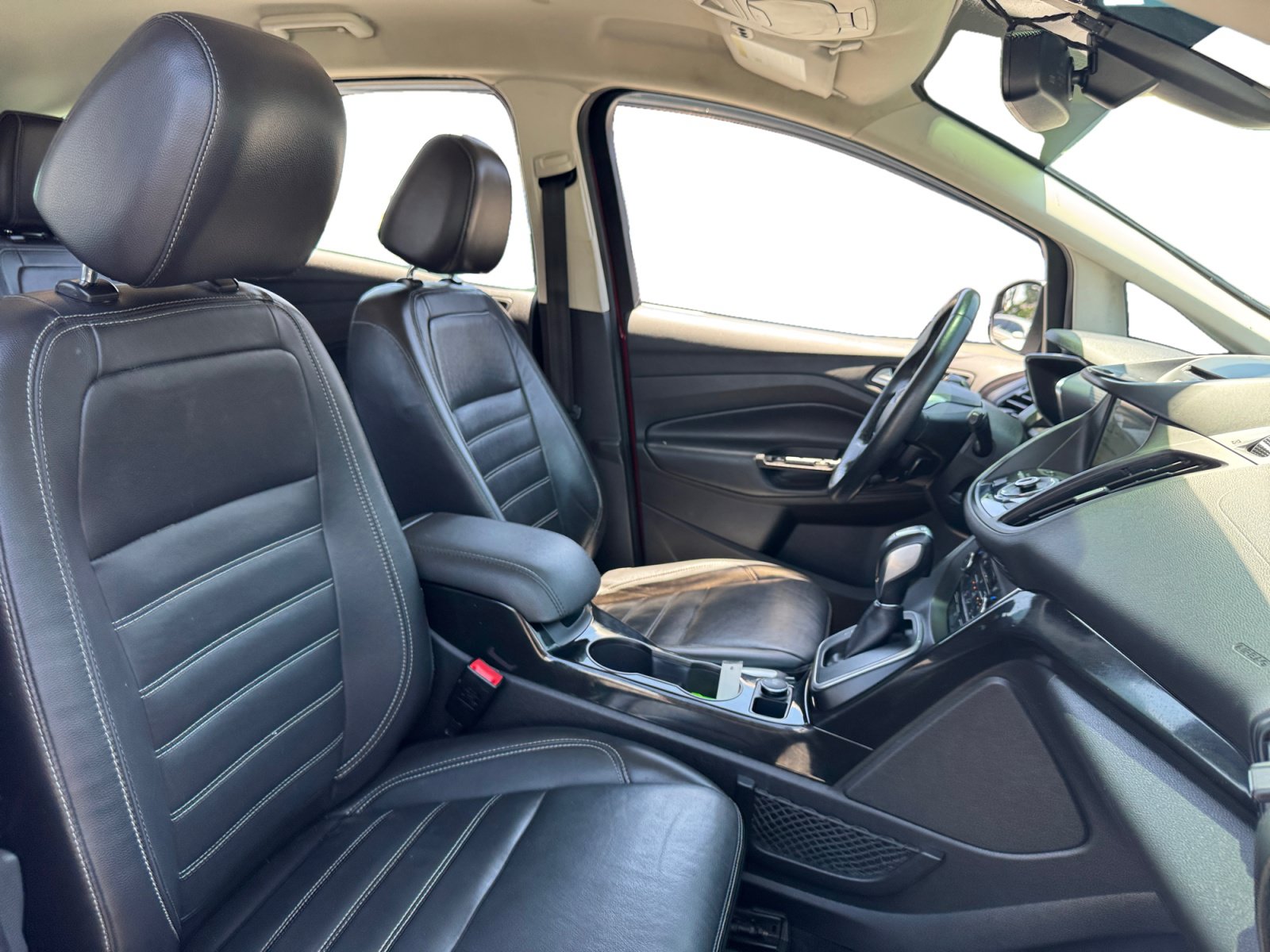 Used 2017 Ford C-MAX Energi Titanium FWD image 15