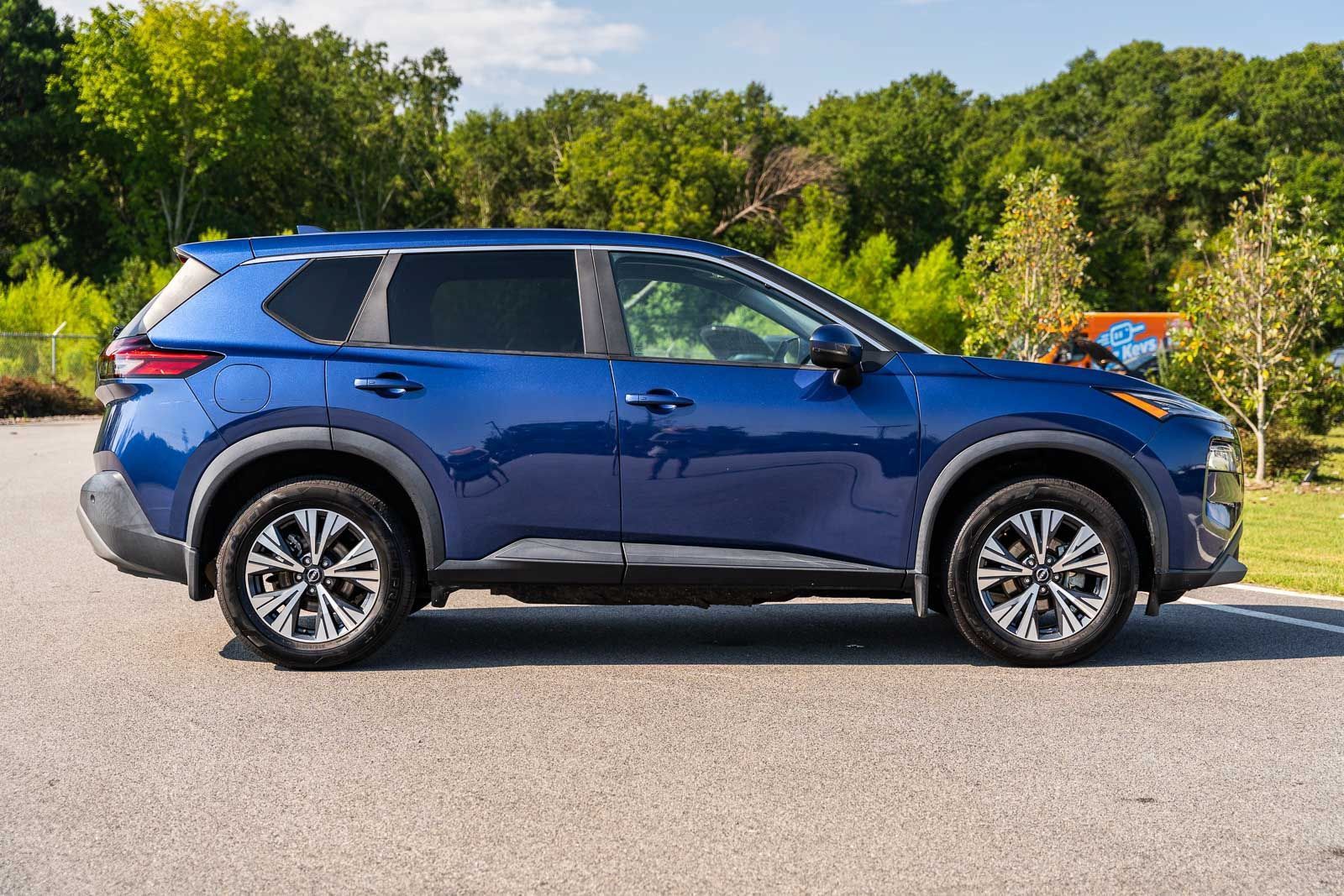Used 2023 Nissan Rogue SV FWD image 8
