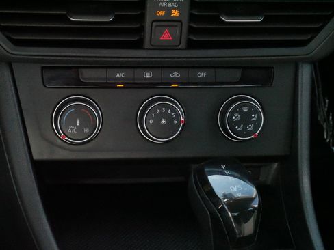 Certified 2023 Volkswagen Jetta S FWD image 23