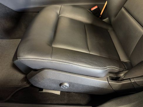Used 2014 Mercedes-Benz E 350 4MATIC Sedan image 17