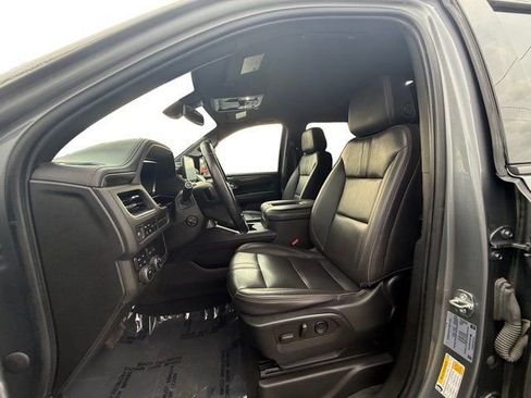 Used 2022 Chevrolet Suburban RST w/ Luxury Package image 14