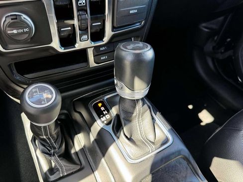 Used 2022 Jeep Wrangler Unlimited Sahara w/ Cold Weather Group image 28