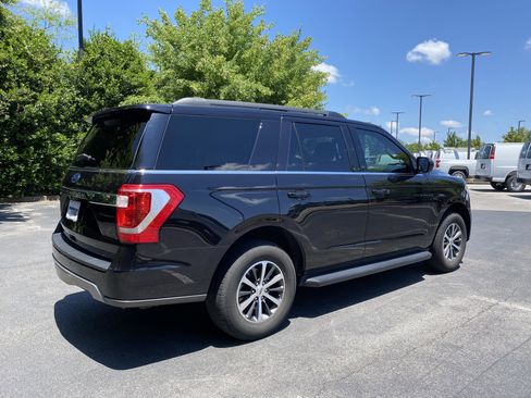 Used 2021 Ford Expedition XLT RWD image 9