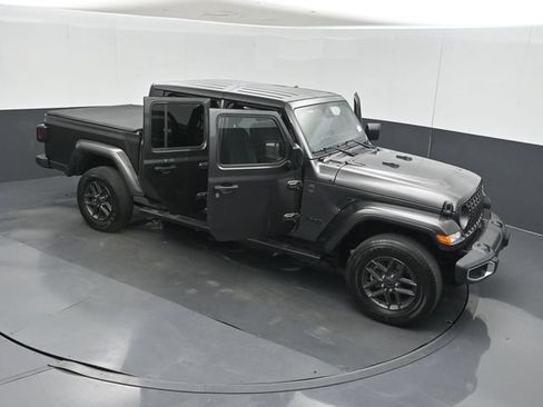 Used 2024 Jeep Gladiator Sport AWD/4WD image 59