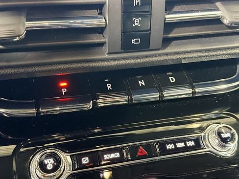 Used 2021 Lincoln Corsair AWD w/ Equipment Group 101A image 18
