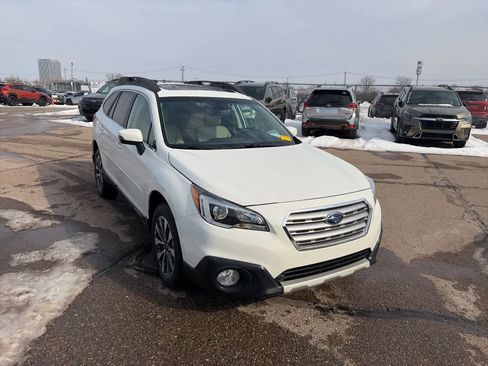 Used 2017 Subaru Outback 2.5i Limited image 4
