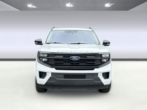 Certified 2025 Ford Expedition Active AWD/4WD image 6