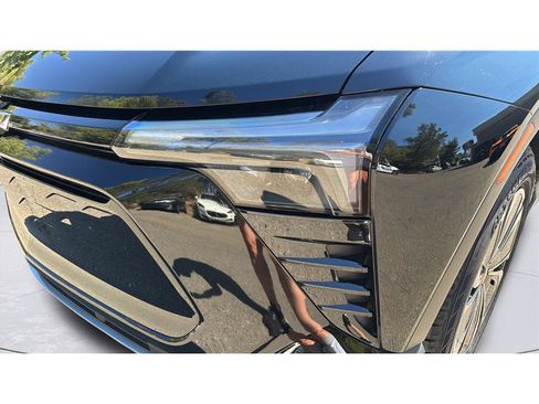 Used 2024 Chevrolet Blazer EV LT AWD/4WD image 39