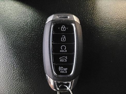 Used 2022 Hyundai Elantra SEL FWD image 32