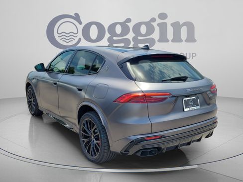 Used 2025 Maserati Grecale Trofeo AWD/4WD image 2