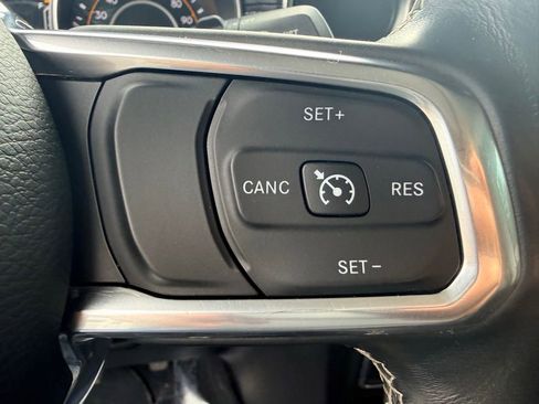 Used 2018 Jeep Wrangler Unlimited Sahara w/ Uconnect 4C Nav & Sound Group AWD/4WD image 20