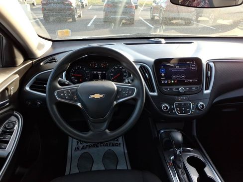 Used 2023 Chevrolet Malibu LT FWD image 9