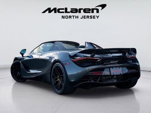 Used 2020 McLaren 720S Spider RWD image 15