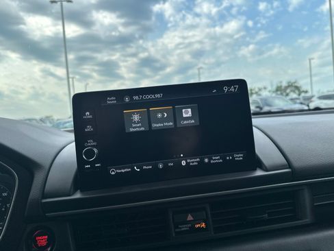 Used 2025 Honda Pilot Elite image 63