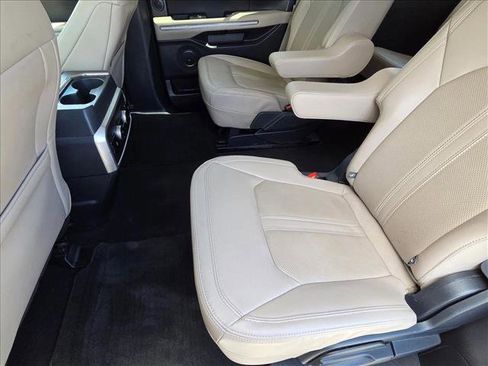 Used 2024 Ford Expedition Limited RWD image 19
