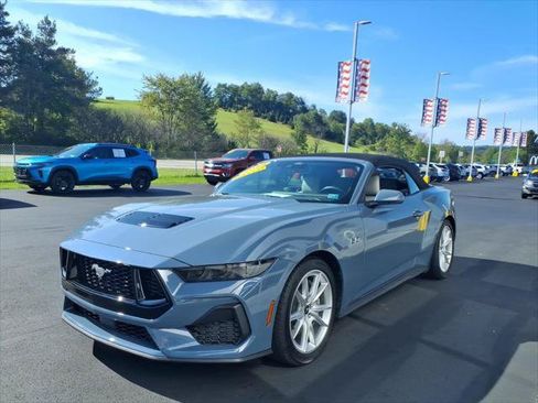 Used 2025 Ford Mustang GT Premium RWD image 4