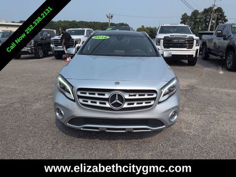Used 2019 Mercedes-Benz GLA 250 4MATIC image 4