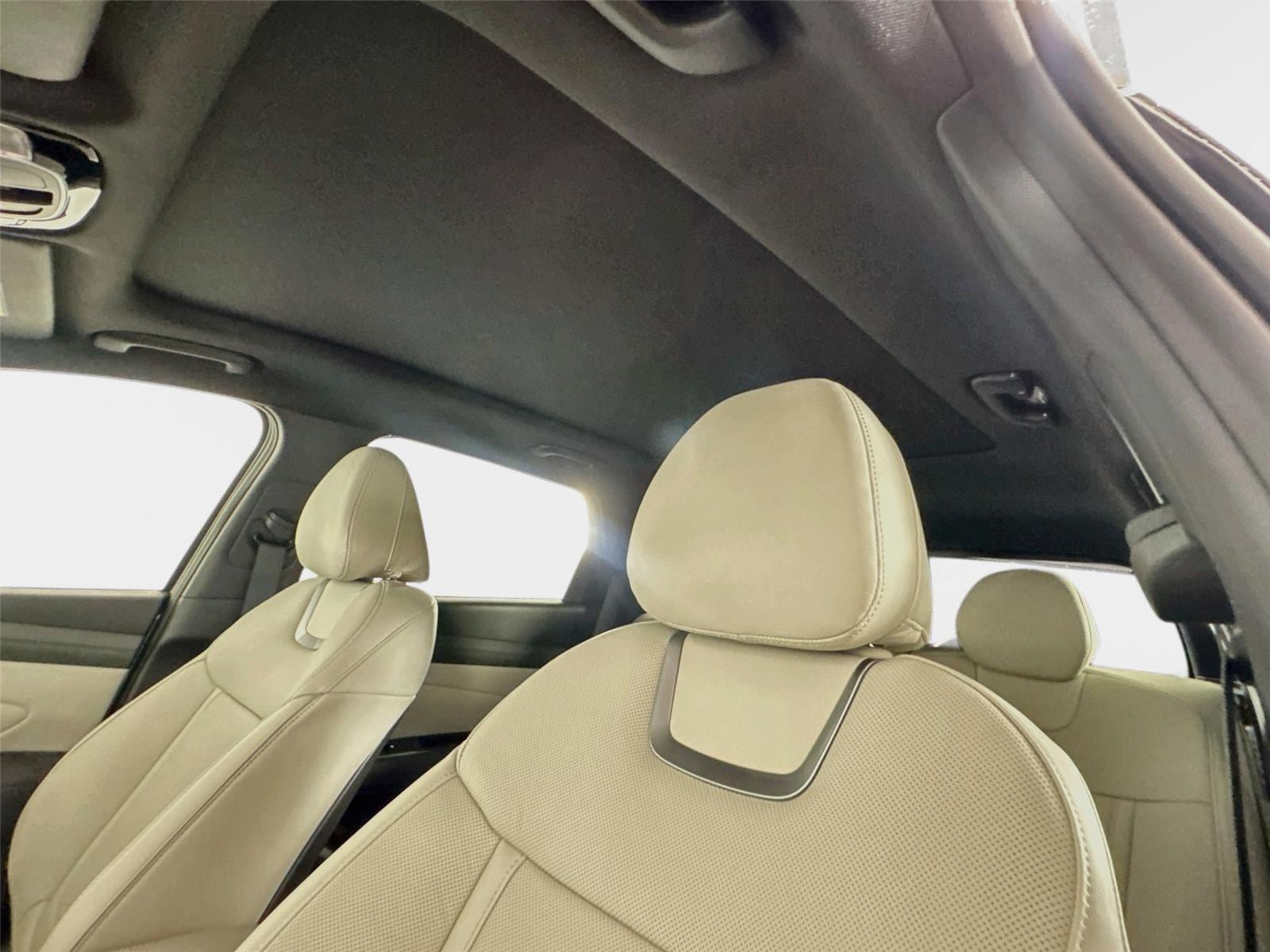 New 2026 Hyundai Tucson Limited FWD image 14